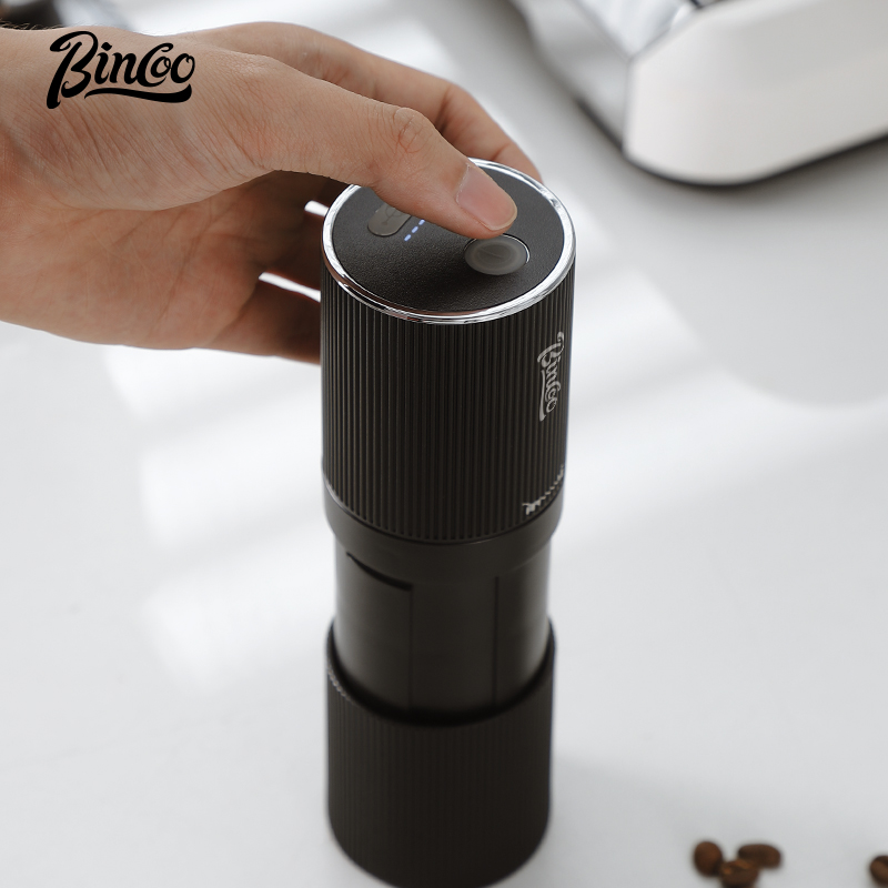 مطحنة قهوة كهربائية محمولة من  - مراجعة Coffee Equipment Camping وسعره