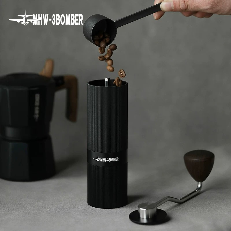مطحنة إسبريسو يدوية MHW-3BOMBE - مراجعة Coffee Equipment Wdt وسعره