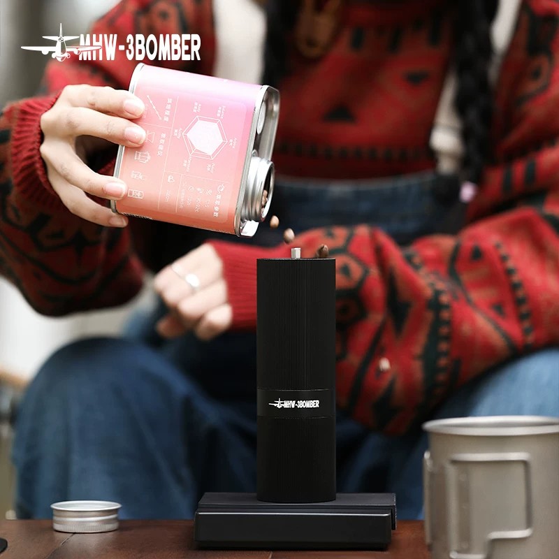 مطحنة إسبريسو يدوية MHW-3BOMBE - مراجعة Coffee Equipment Wdt وسعره